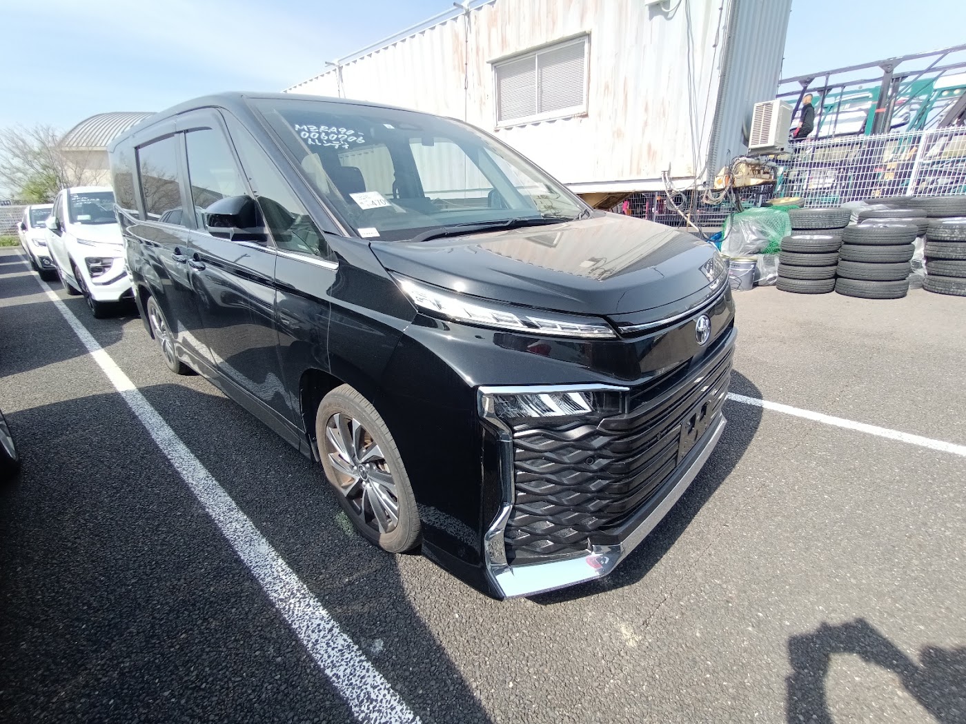 Foto unit Toyota Voxy BM2305 daripada album stok
