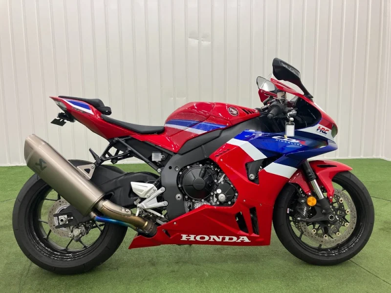 HONDA CBR 1000 RR-R FB SP — stok SM106