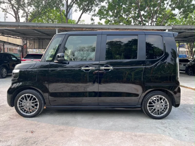 HONDA NBOX CUSTOM TURBO — stok DD312