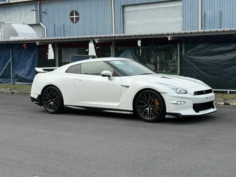 NISSAN GTR BLACK EDITION — stok EW527