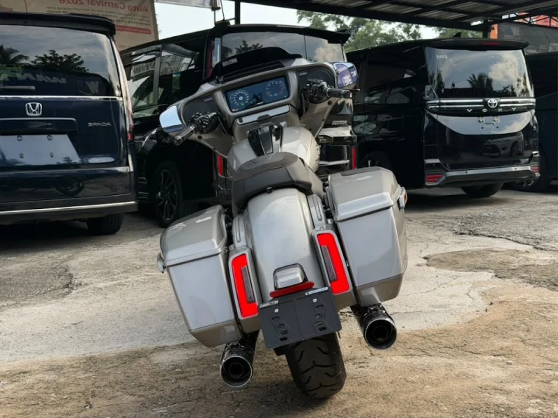 HARLEY DAVIDSON CVO STREET GLIDE — stok WM37