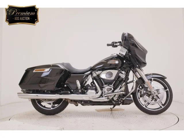 HARLEY DAVIDSON STREET GLIDE 117 — stok SM104