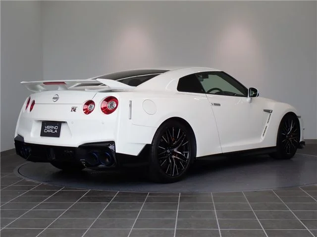 NISSAN GTR BLACK EDITION — stok EW551