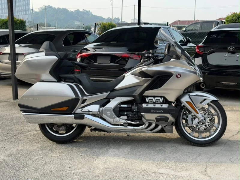 HONDA GOLDWING GL1800 DCT — stok WM44