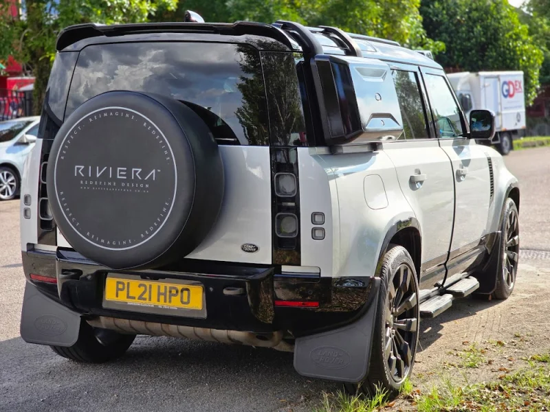 LAND ROVER DEFENDER P400 XS EDITION — stok SA782